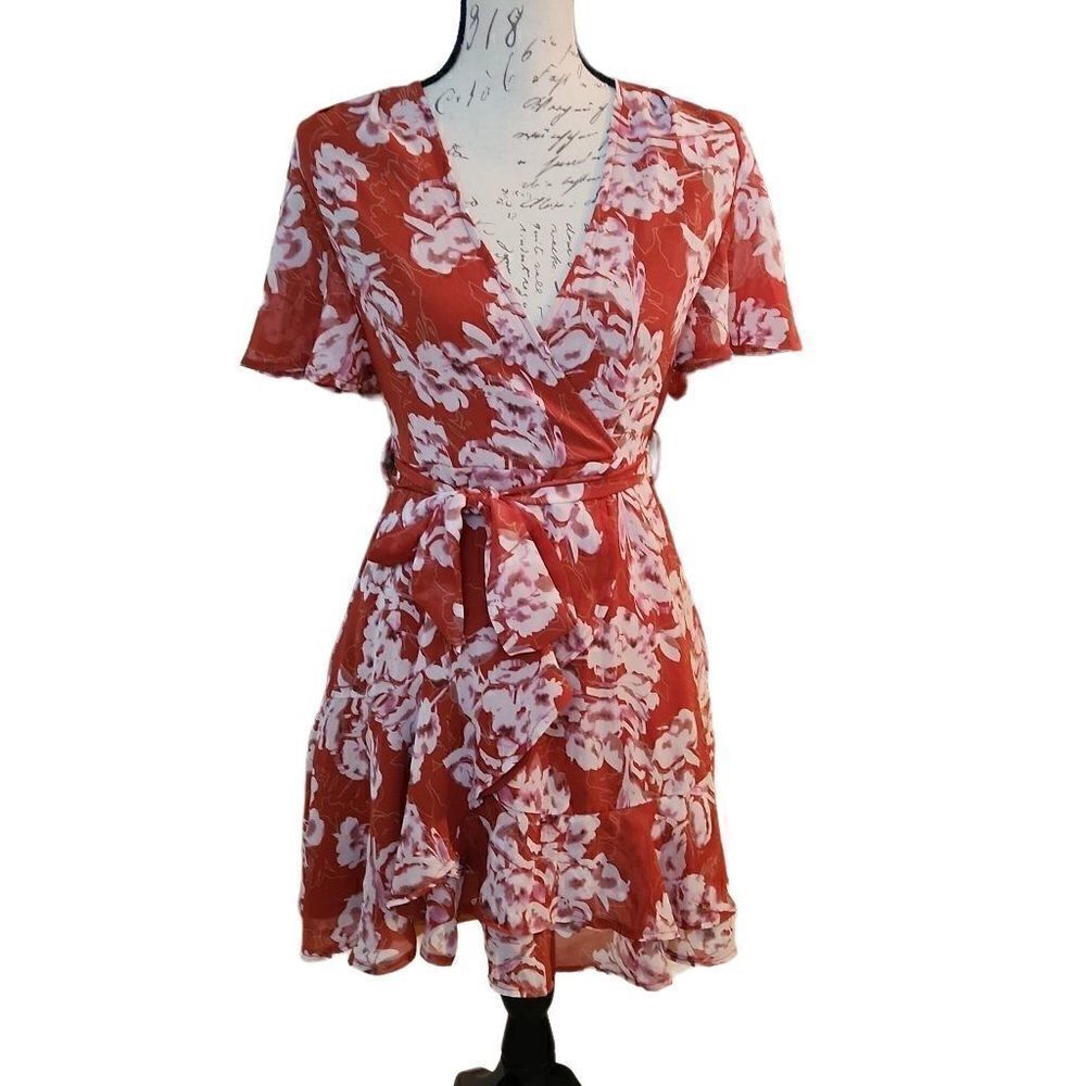 Saints + Secrets Ladies Size Small Red White Floral Wrap Ruffle Dress